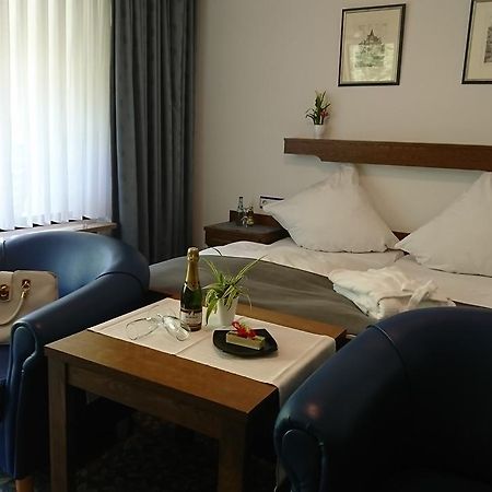 Cafe Blaich - Hotel Garni Höfen an der Enz Eksteriør bilde